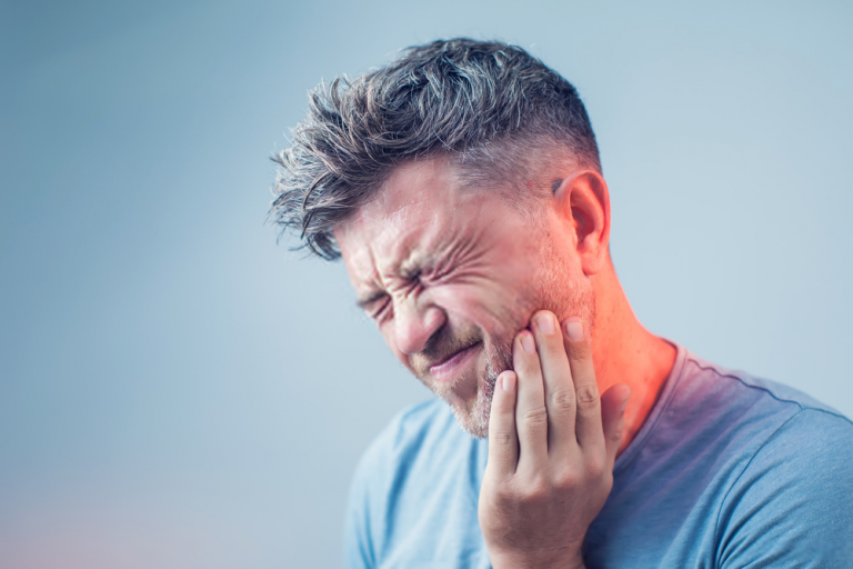 Sinais e sintomas de uma infecção dentária se espalhando pelo corpo